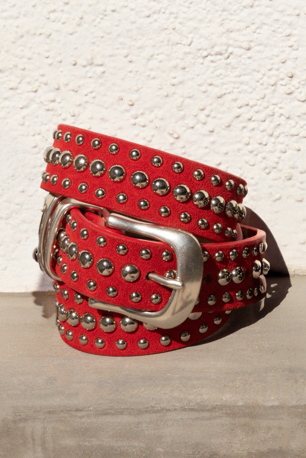 HOLD 'EM BELT IN RED