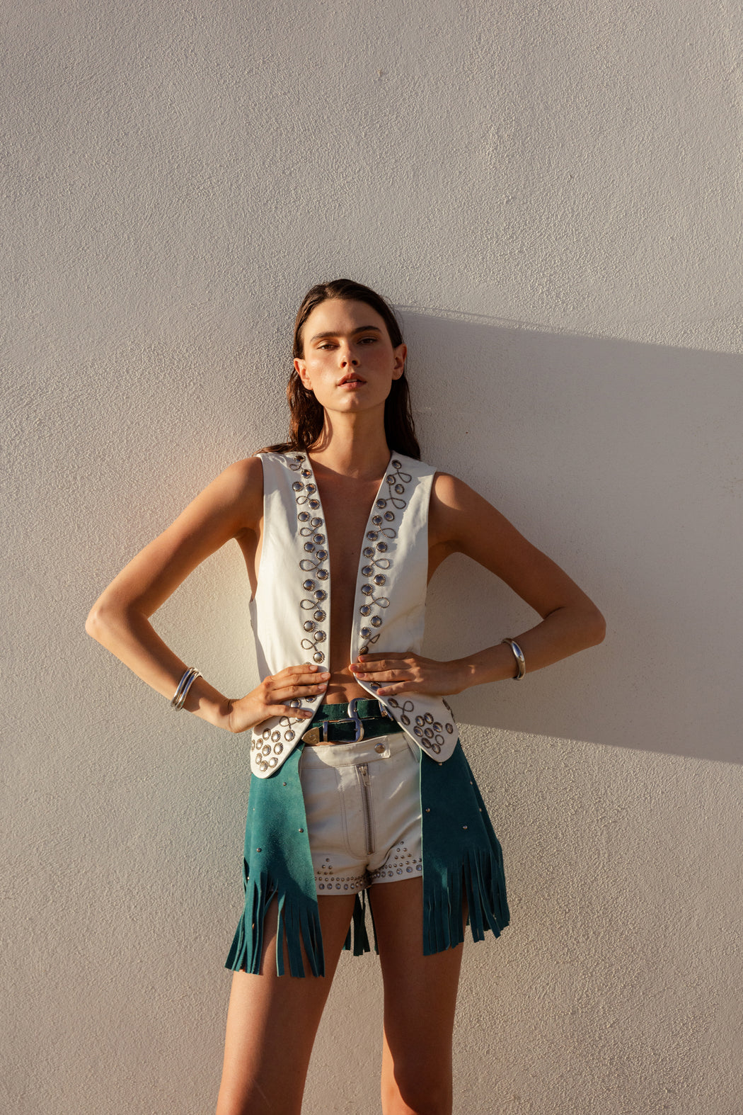 BEADED VEST IN WHITE